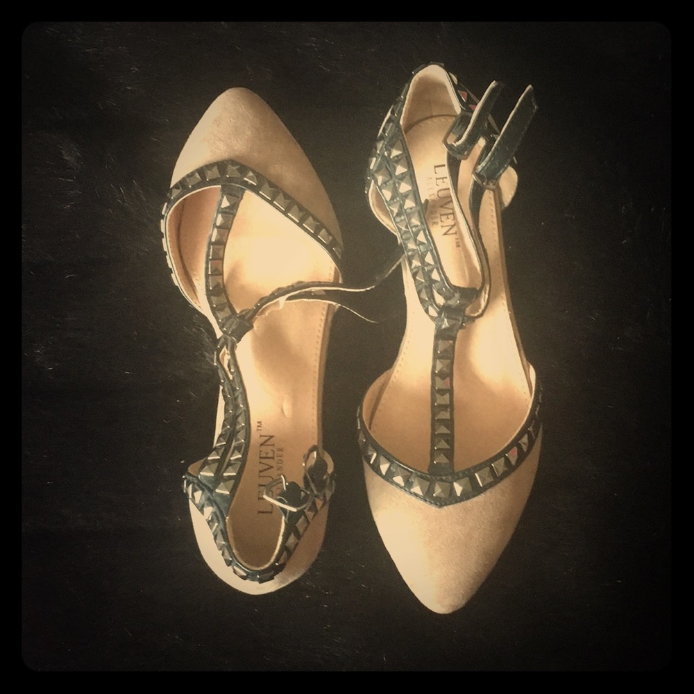 Leuven Alexander, Valentino style flats. Size 7